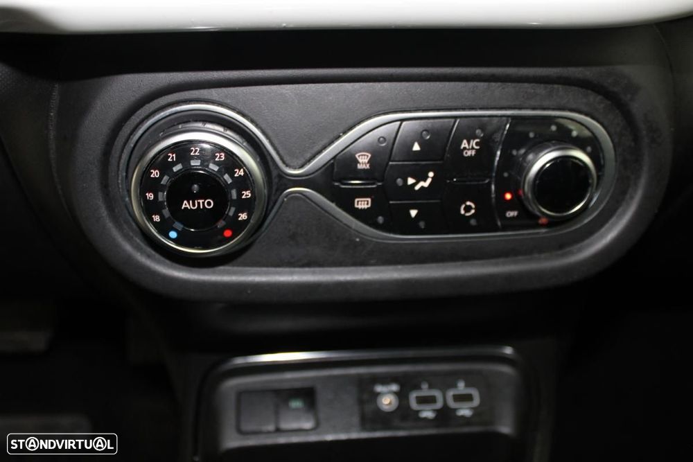 Renault Twingo Z.E. 22 Intens - 19