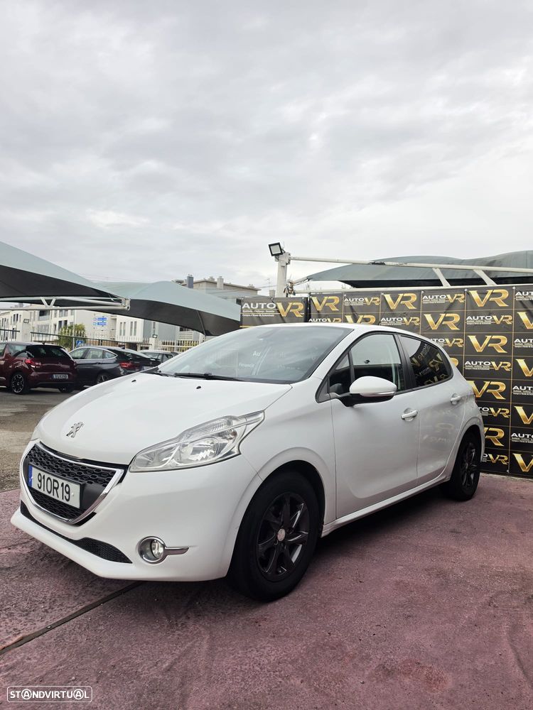 Peugeot 208 - 5