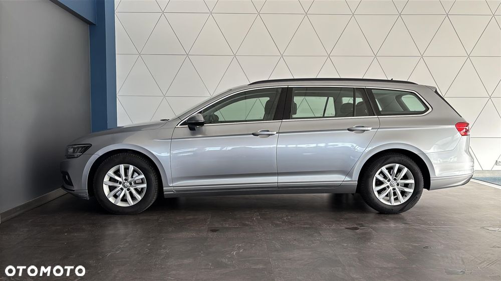 Volkswagen Passat - 2