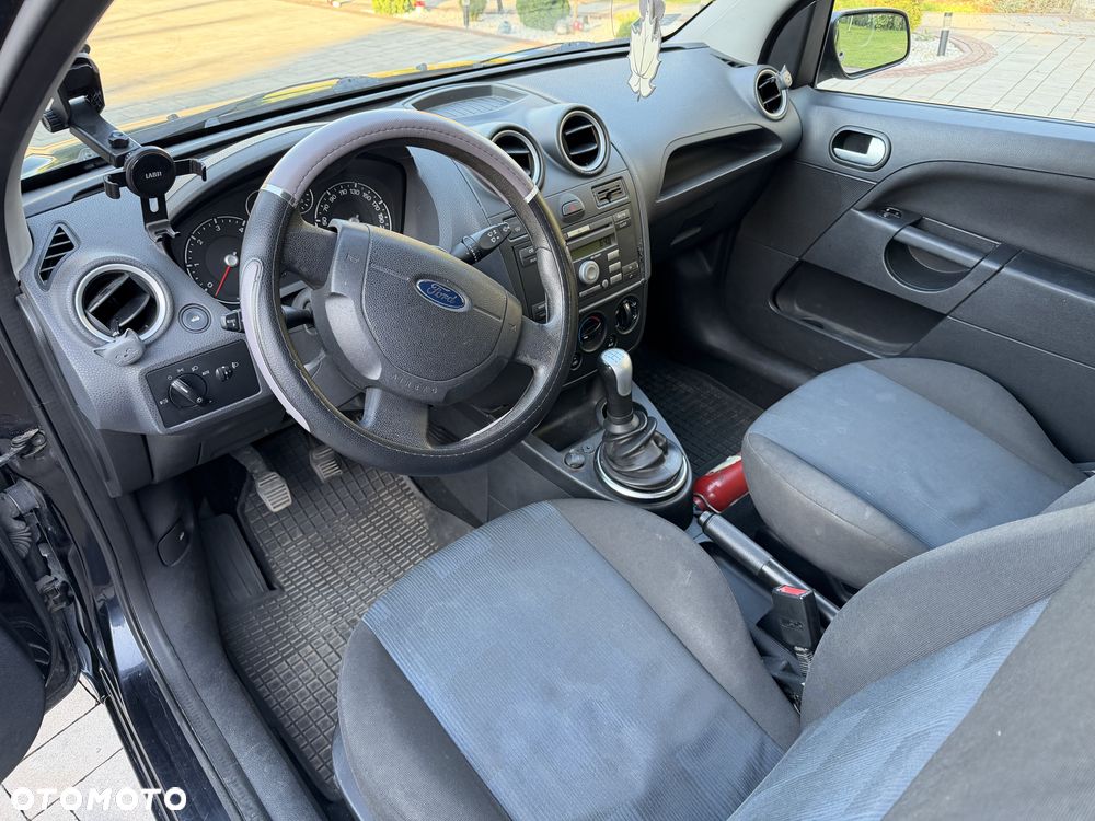 Ford Fiesta - 9