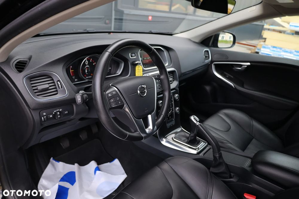 Volvo V40 T2 Inscription - 19