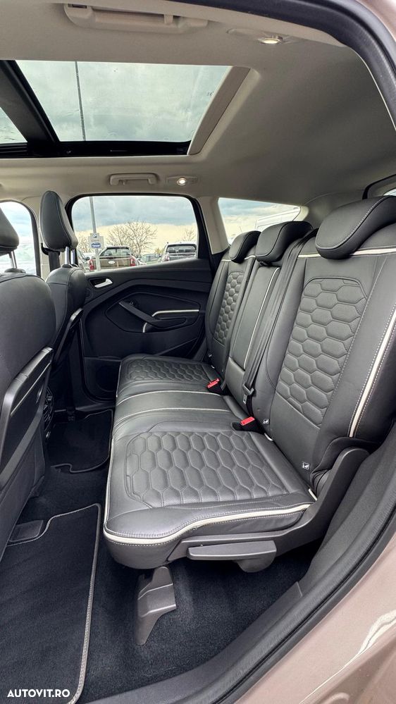 Ford Kuga 2.0 TDCi 4WD Powershift Vignale - 17