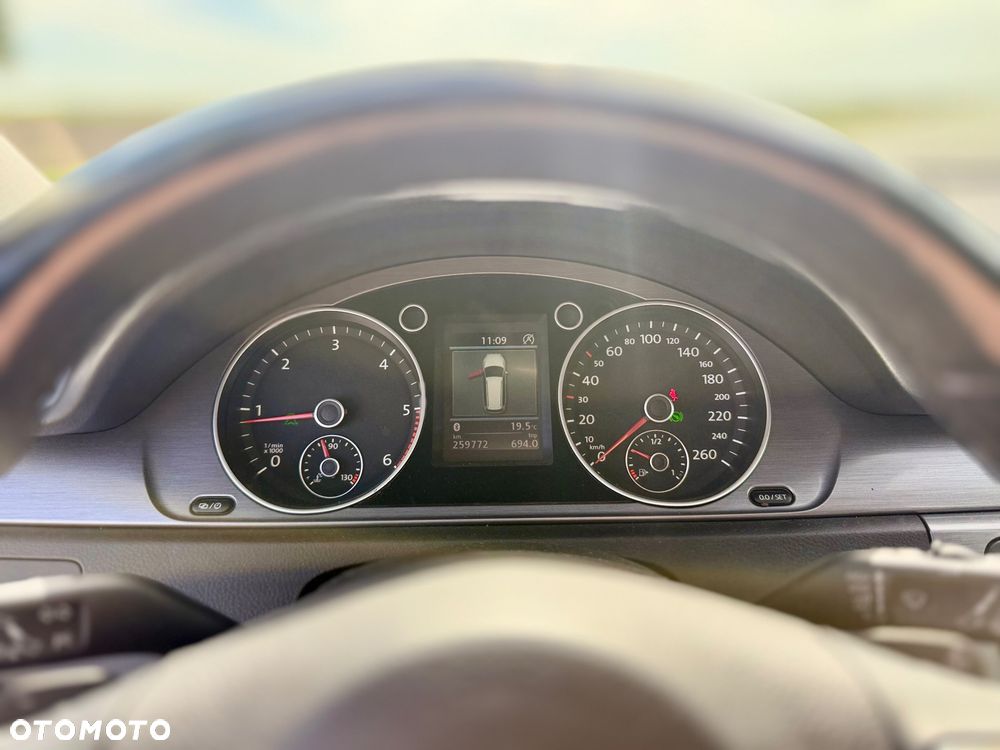 Volkswagen Passat 2.0 TDI Highline DSG - 15