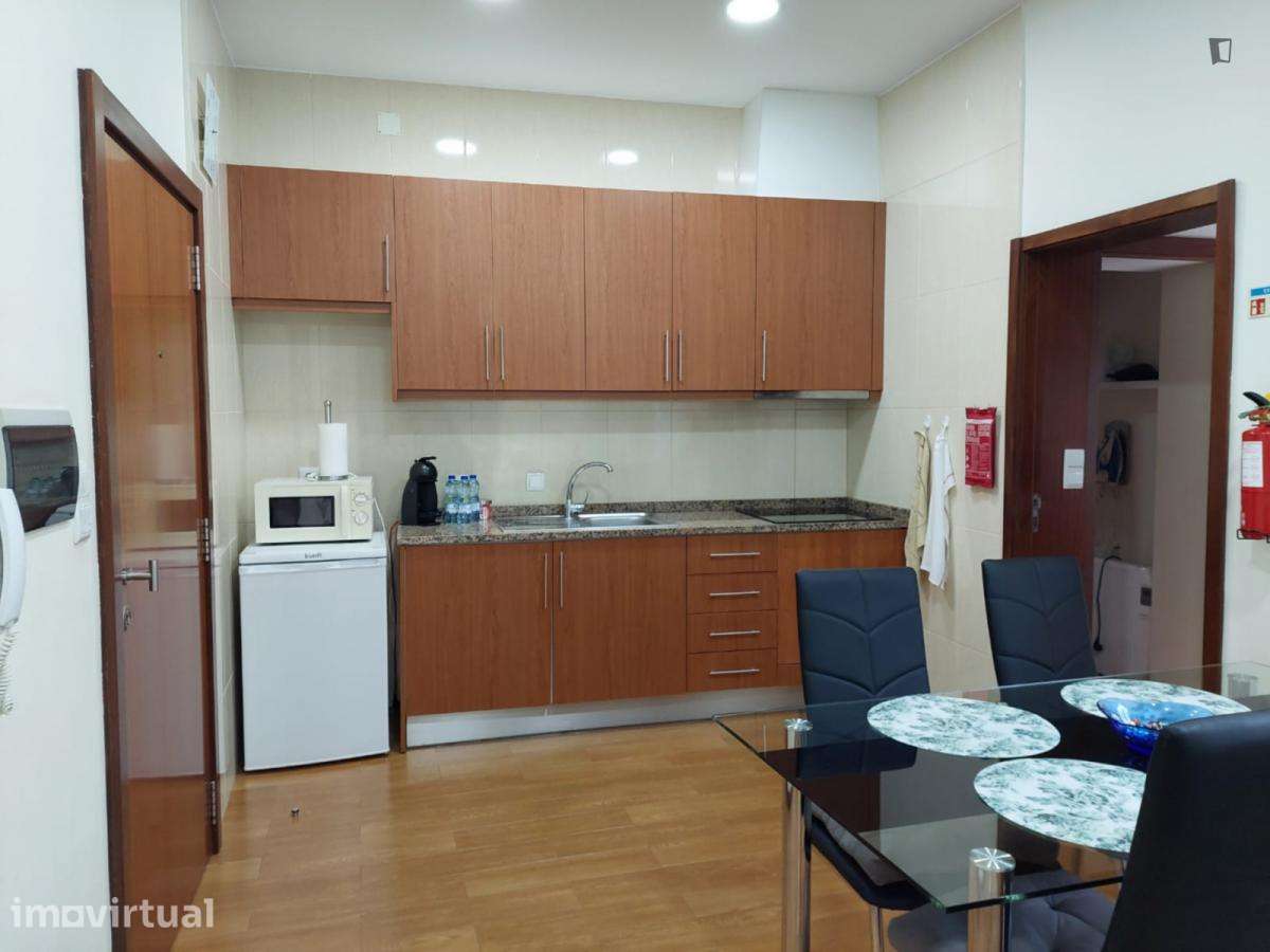 Apartamento com 1 quartos - localizado em Sé Porto - Grande imagem: 5/8
