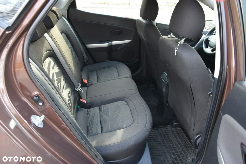 Kia Ceed - 11