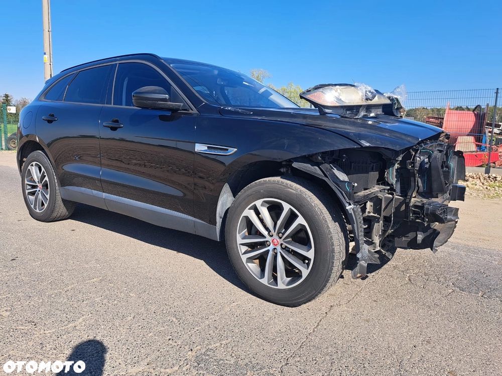 Jaguar F-Pace - 10