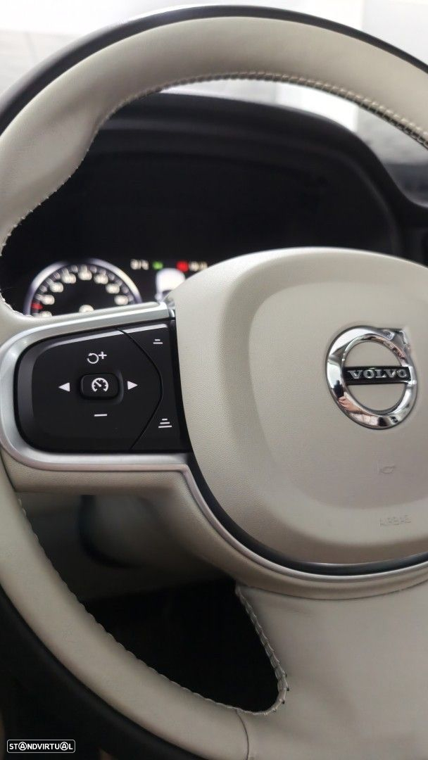 Volvo XC 60 2.0 T8 PHEV Momentum Plus AWD - 49