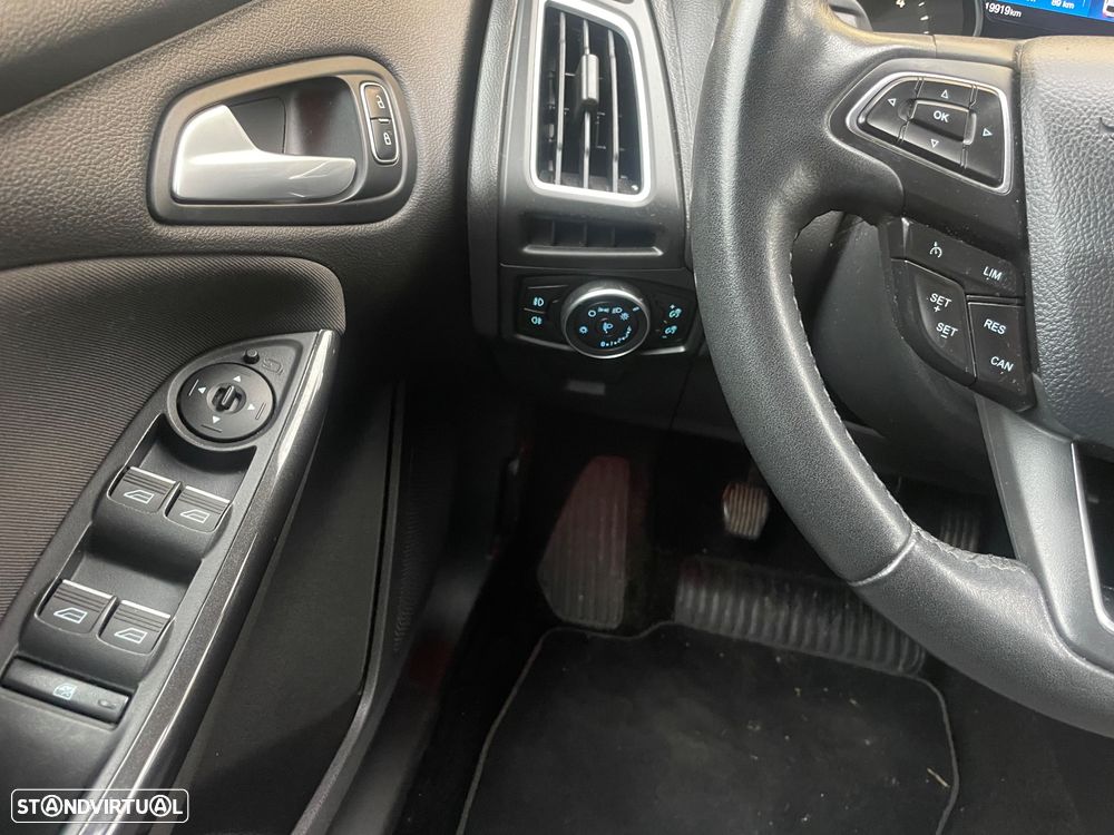 Ford Focus SW 1.5 TDCi Titanium - 16