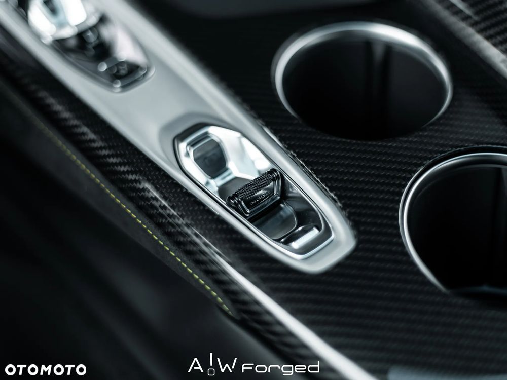 Chevrolet Corvette - 28