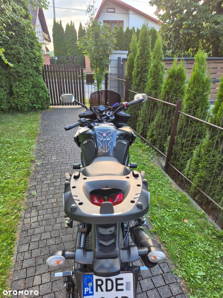 Yamaha FZ8 - 7