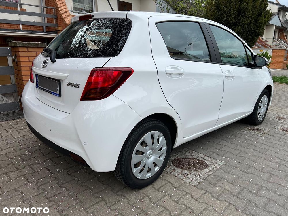 Toyota Yaris 1.33 Premium EU6 - 6
