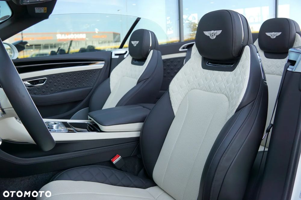 Bentley Continental GT V8 Convertible - 23