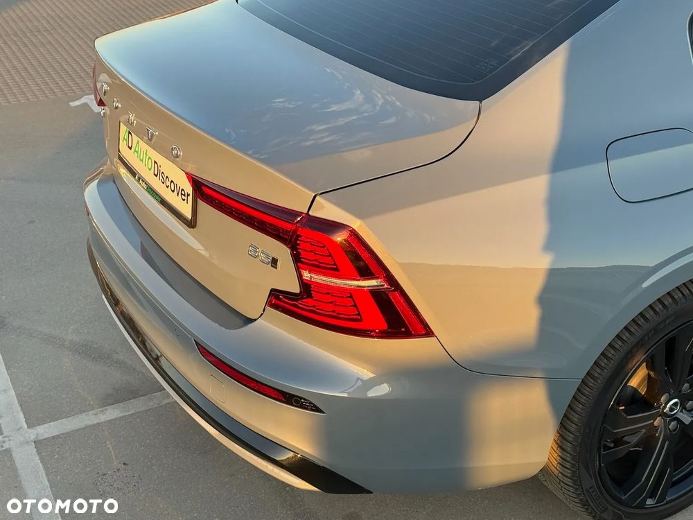Volvo S60 B5 B AWD Plus Dark - 11