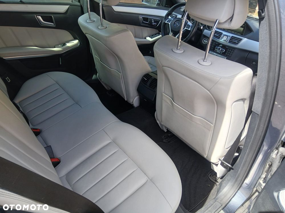Mercedes-Benz Klasa E 350 4Matic 7G-TRONIC Elegance - 20