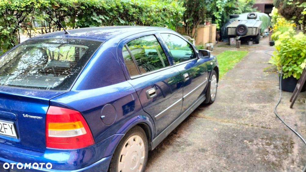 Opel Astra 1.4 Start - 2