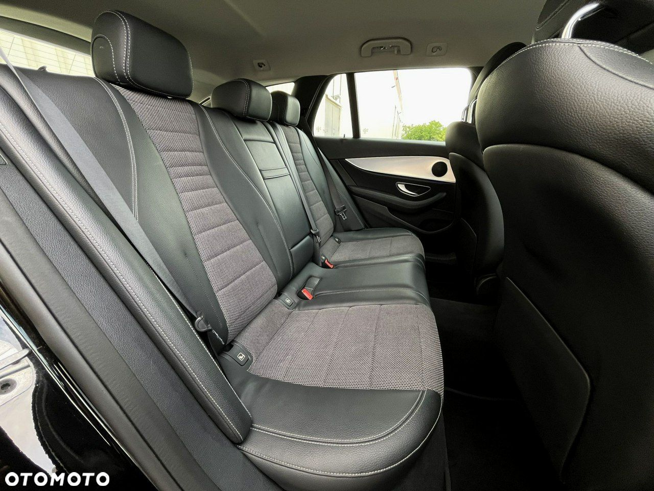 Mercedes-Benz Klasa E 220 d Avantgarde - 29