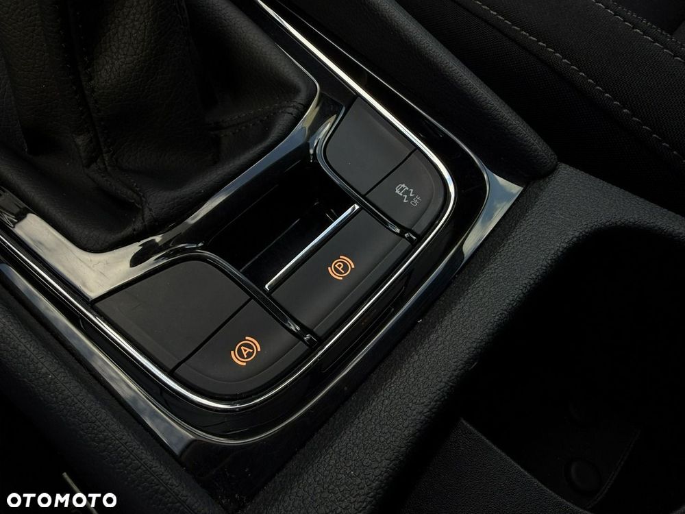 Skoda Karoq 2.0 TDI SCR 4x2 Style - 28