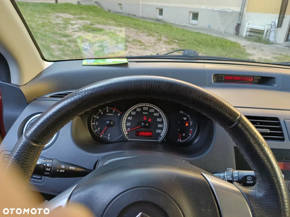 Suzuki Swift - 7