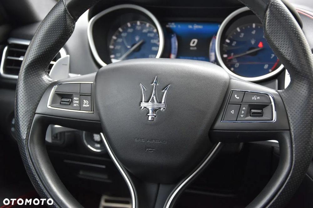 Maserati Ghibli GranSport - 18