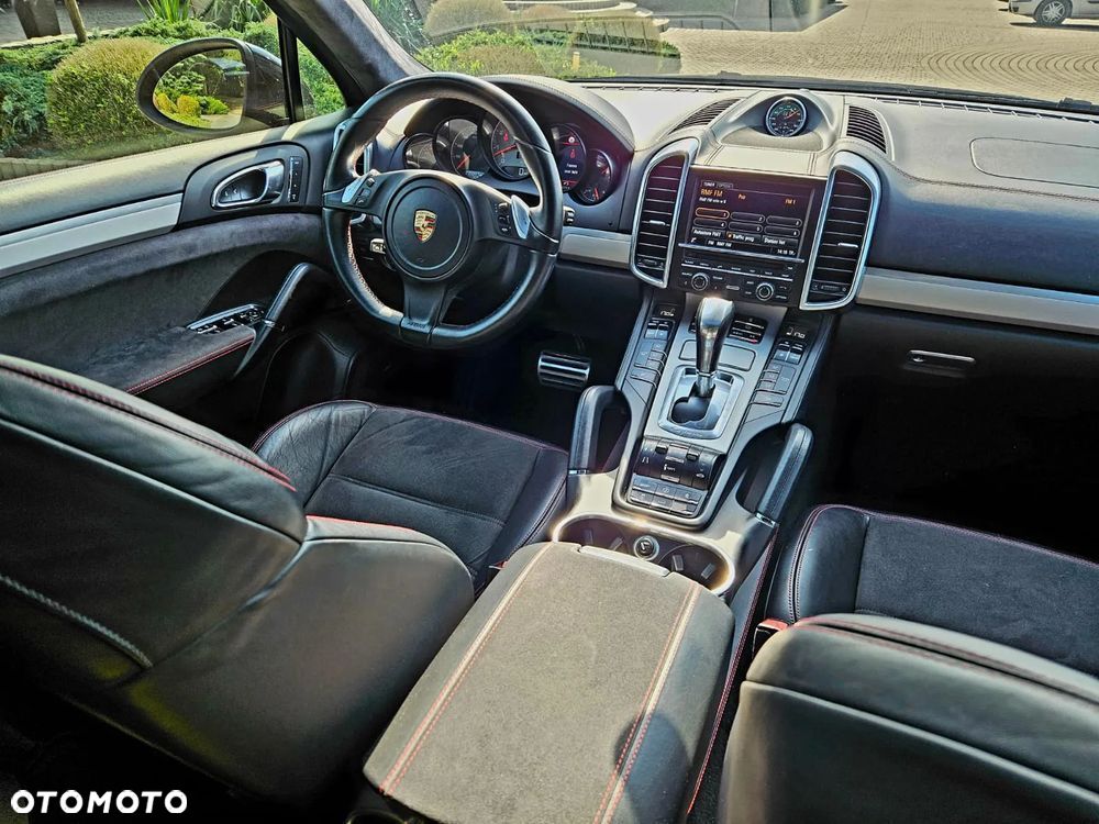 Porsche Cayenne - 31