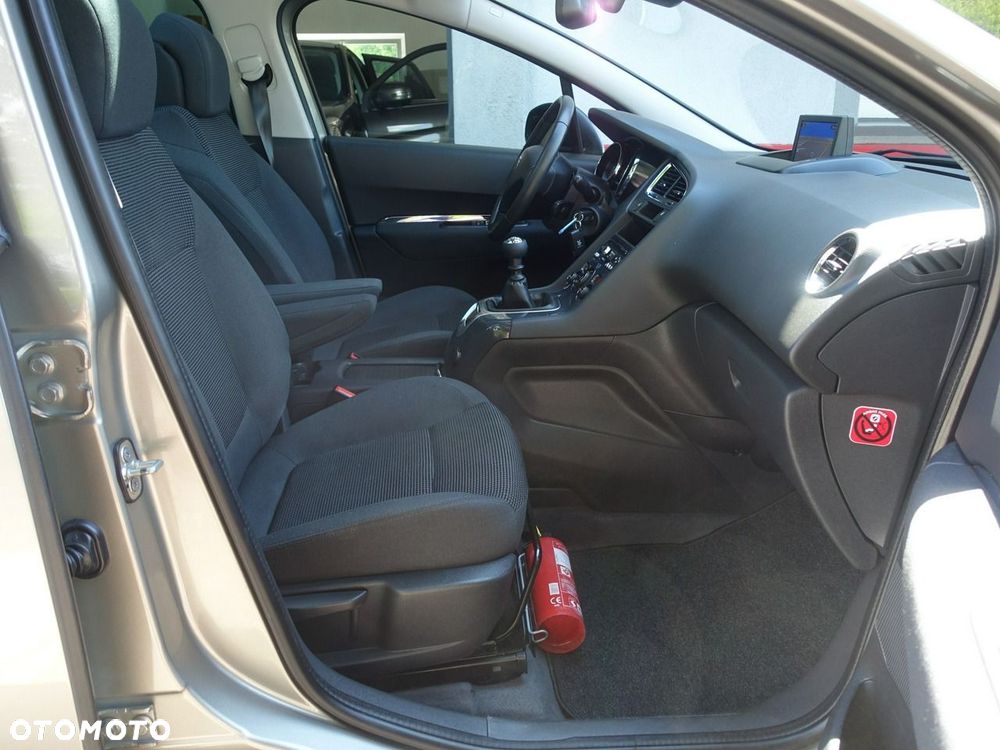 Peugeot 5008 1.2 PureTech Allure S&S - 18
