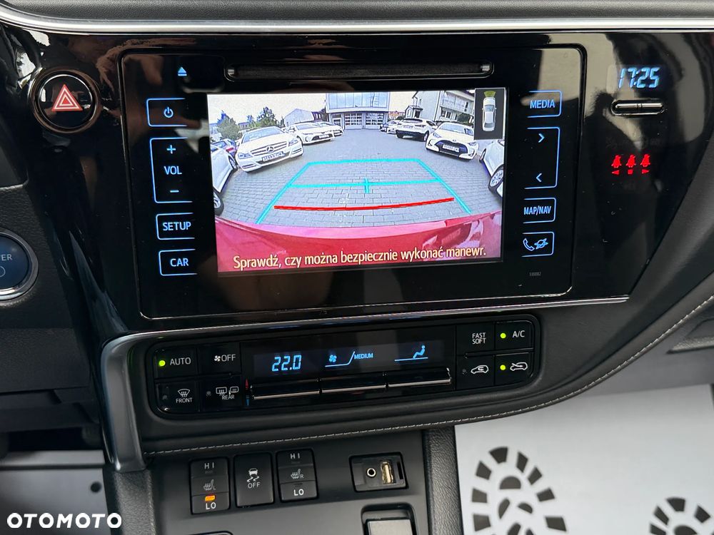 Toyota Auris Hybrid 135 Premium - 6