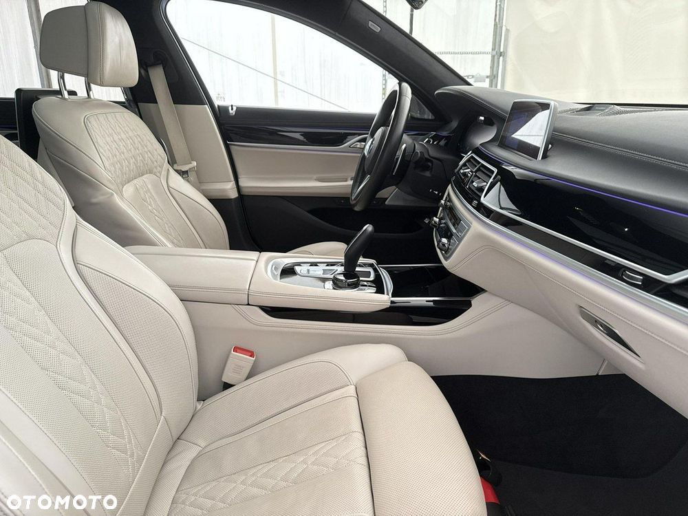 BMW Seria 7 - 22