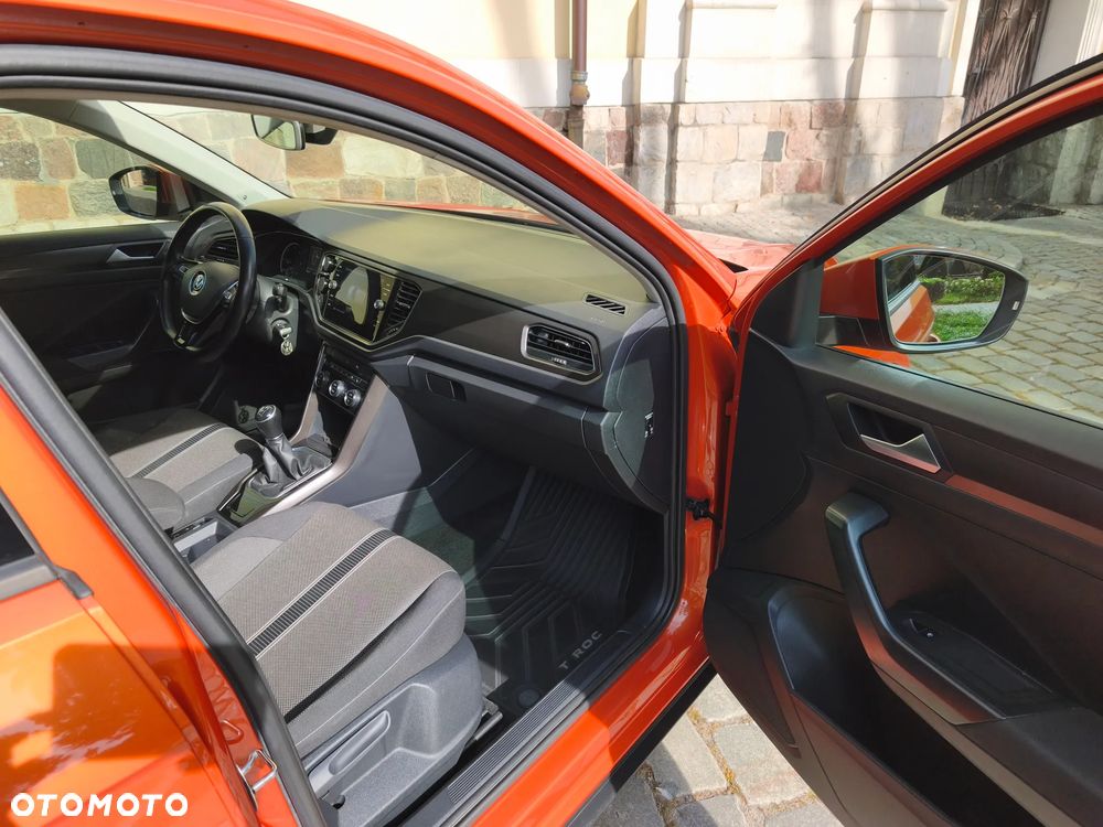 Volkswagen T-Roc - 13