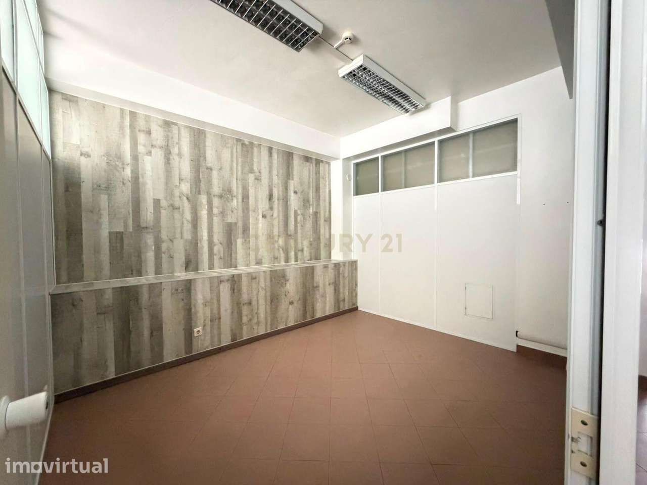 Loja com 85m2 e duas casas de banho em Setúbal - Grande imagem: 5/13