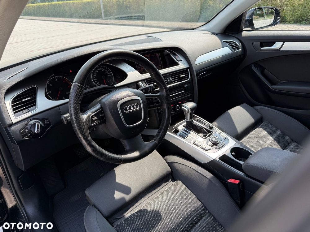 Audi A4 Avant 2.0 TDI DPF multitronic S line Sportpaket - 6