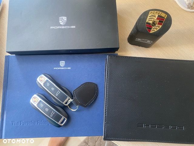 Porsche Cayenne E-Hybrid Platinum Edition - 28