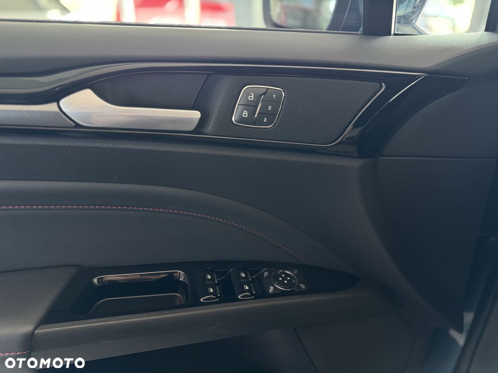 Ford Mondeo - 23