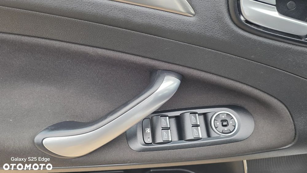 Ford Mondeo 2.0 FF Titanium - 18