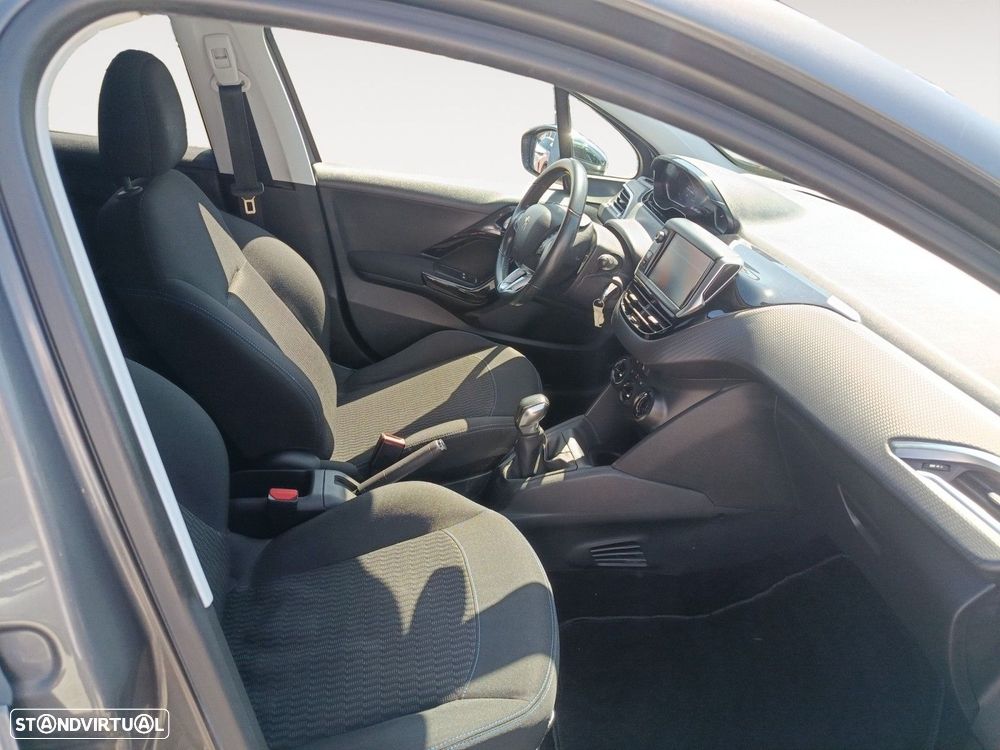 Peugeot 208 1.2 PureTech Style - 15