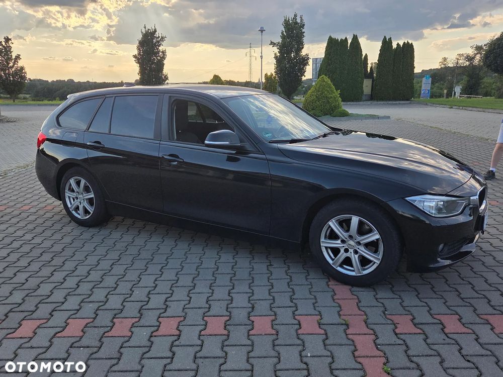 BMW Seria 3 318d Touring - 7