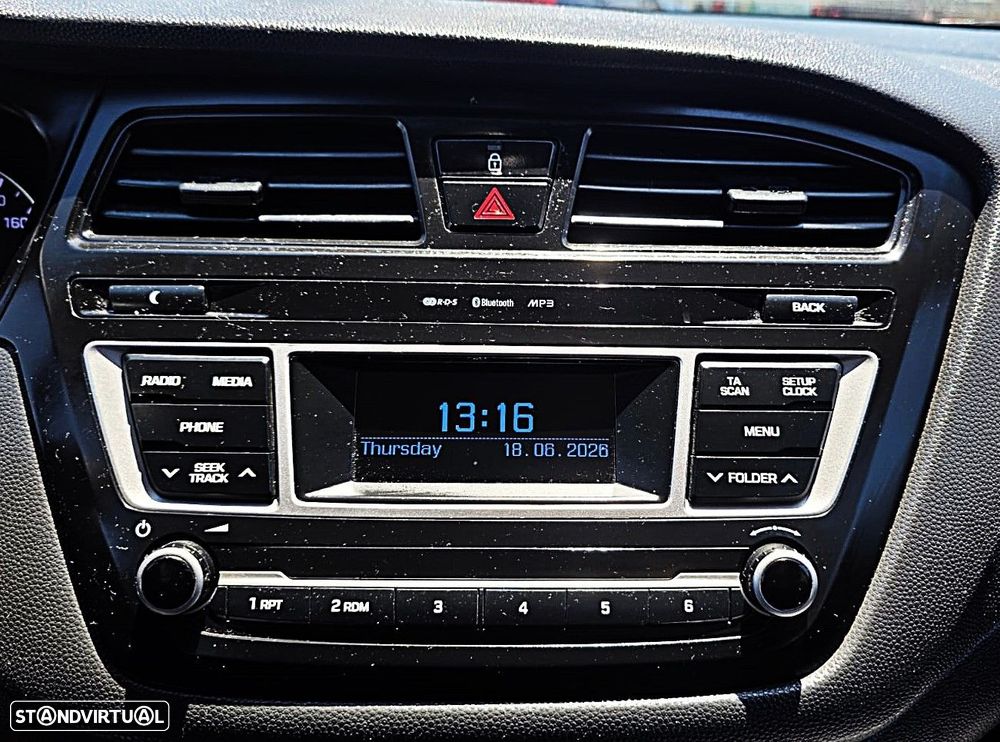 Hyundai i20 1.1 CRDi Access+Bluetooth+Comandos no Volante - 16