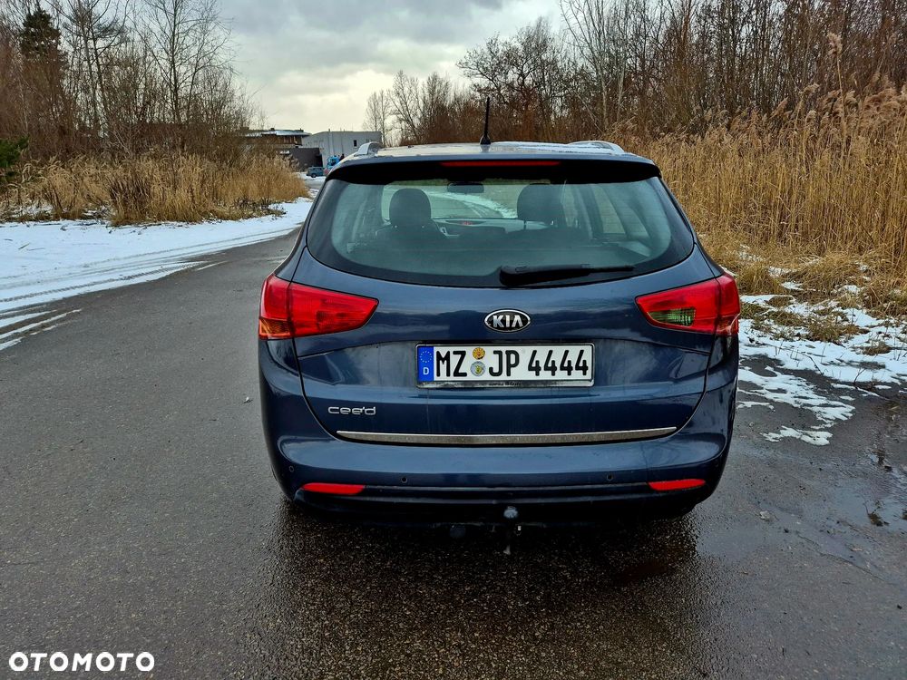 Kia Ceed 1.6 GDI Fifa World Cup Edition - 9