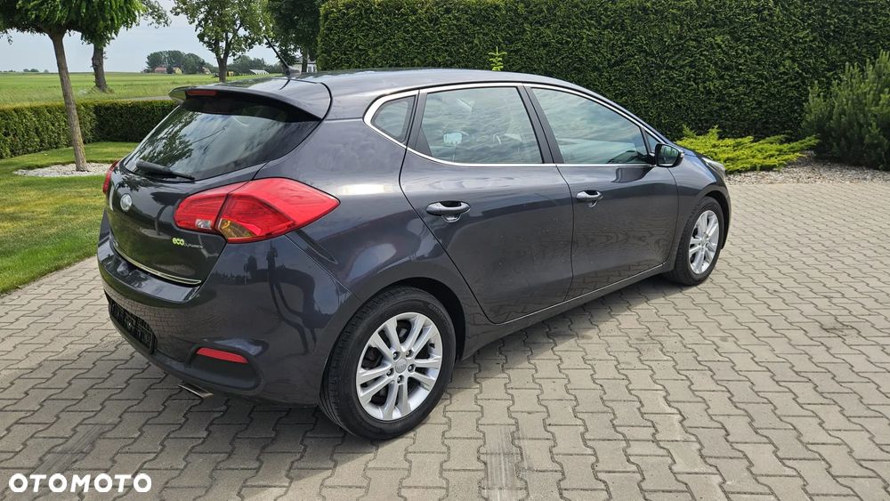 Kia Ceed - 10