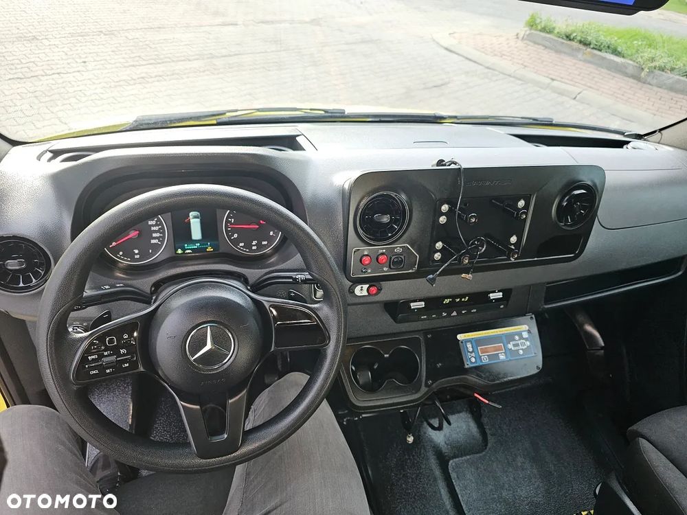 Mercedes-Benz Sprinter 419 CDI Ambulans Karetka - 19