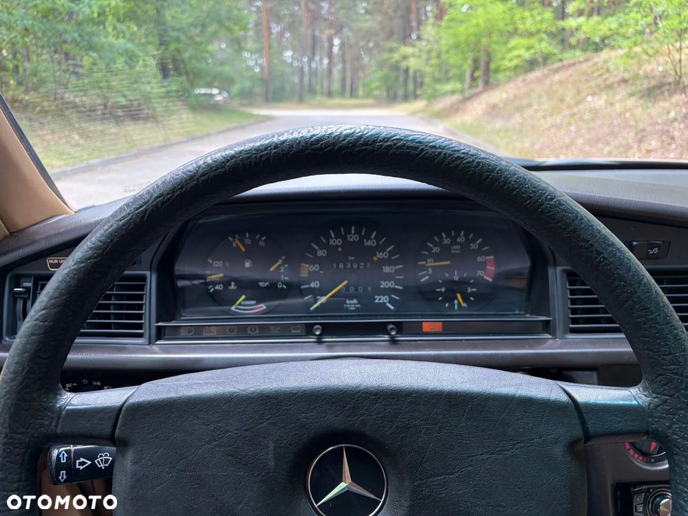 Mercedes-Benz W201 (190) - 17