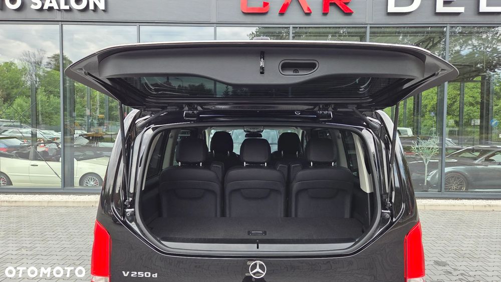 Mercedes-Benz Klasa V 250 d lang 9G-TRONIC Avantgarde - 16