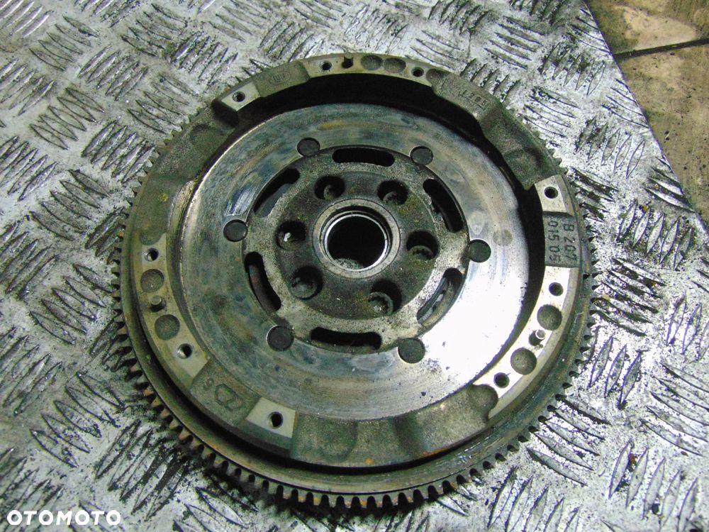 Koło zamachowe 028105266k - 1