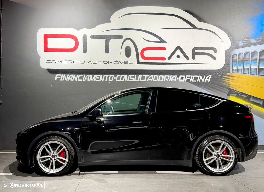 Tesla Model Y Performance Dual Motor AWD - 6