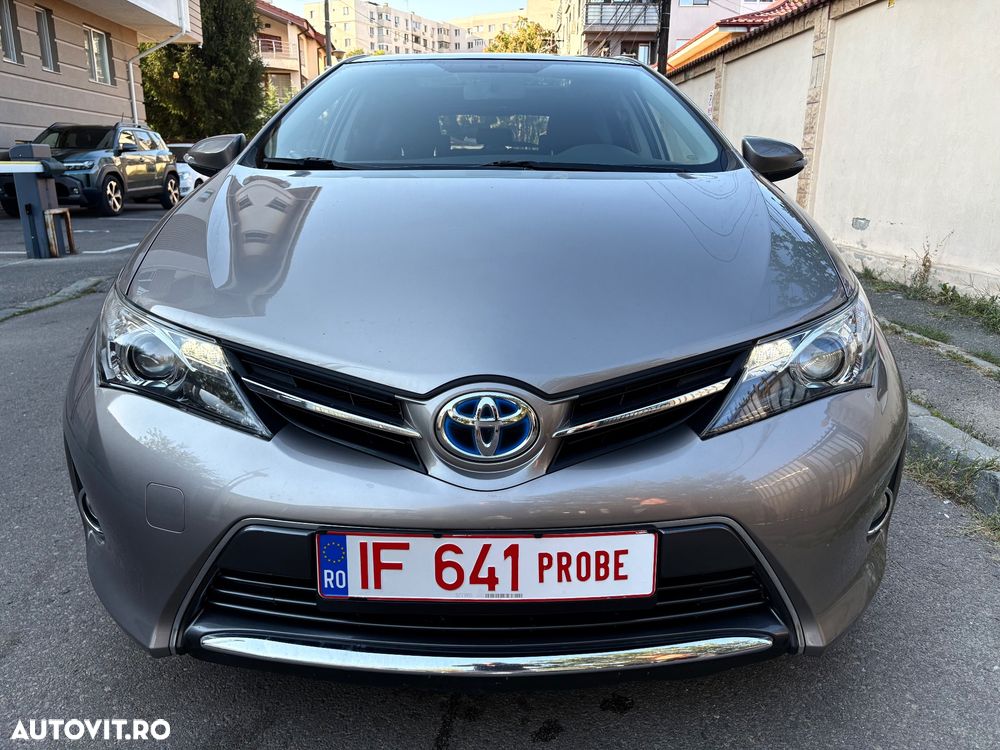 Toyota Auris 1.8 L VVT-i Luna - 2