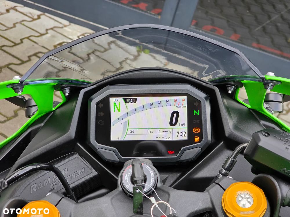 Kawasaki Ninja - 17