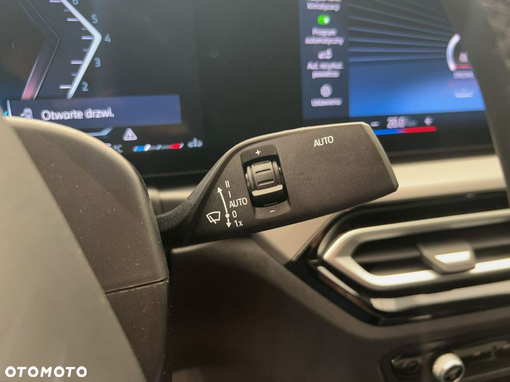 BMW Seria 3 318i - 26