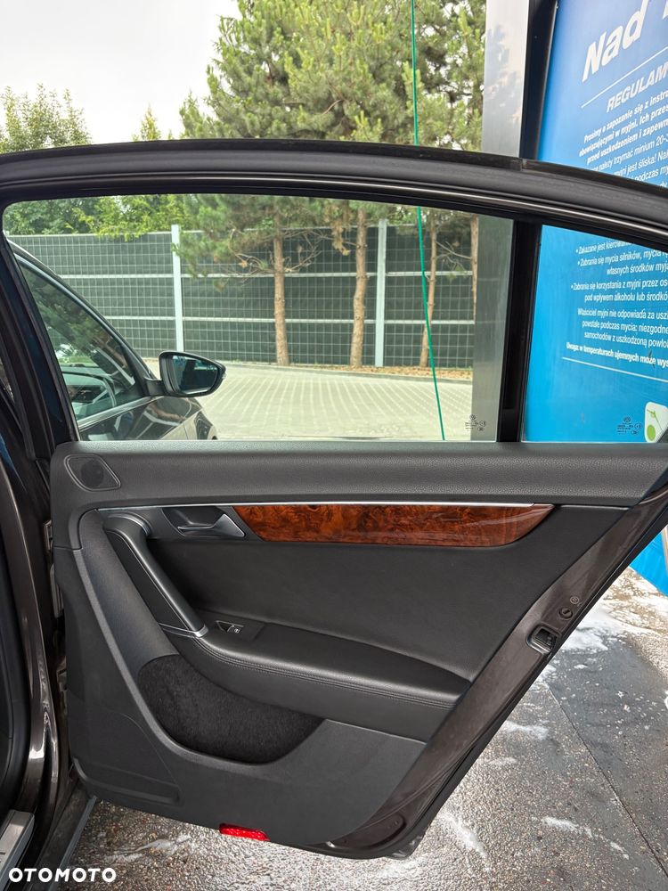 Volkswagen Passat 1.8 TSI Highline - 14