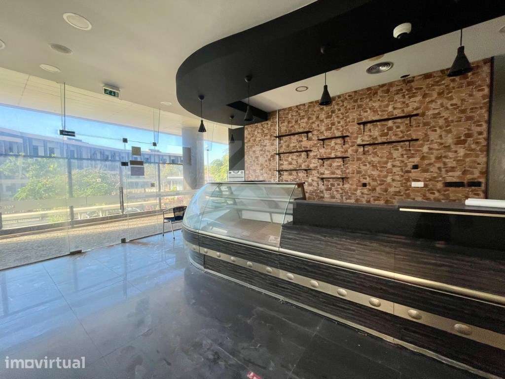 Loja à Venda em São Martinho, Funchal | Excelente Localização e Vis... - Grande imagem: 4/41