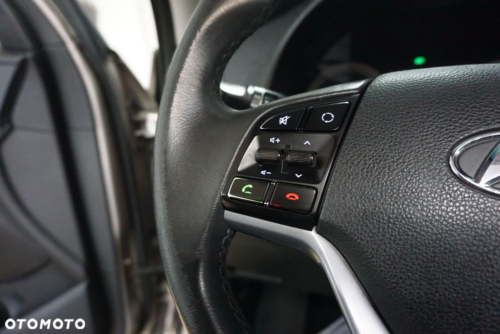 Hyundai Tucson 2.0 CRDi 4WD Automatik Style - 32