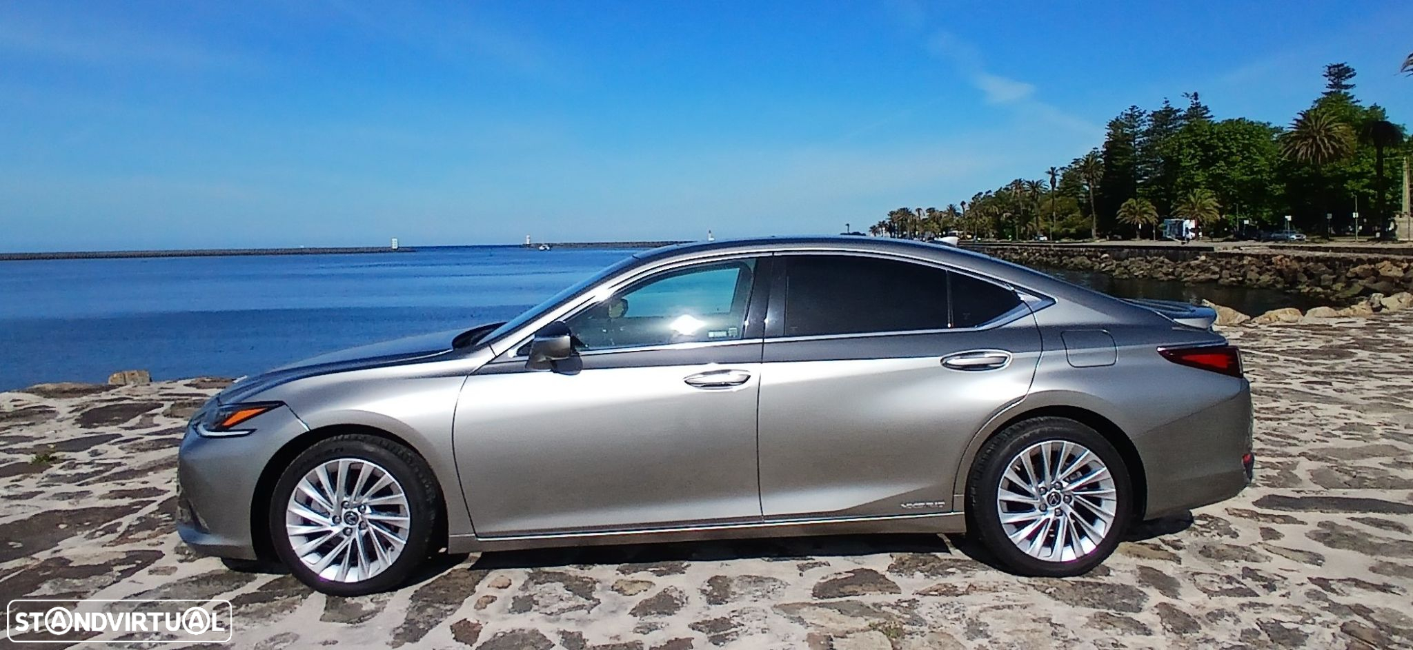 Lexus ES 300h - 3